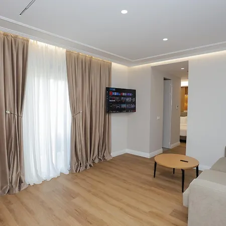 Exclusive Luxury & Free Parking Тирана