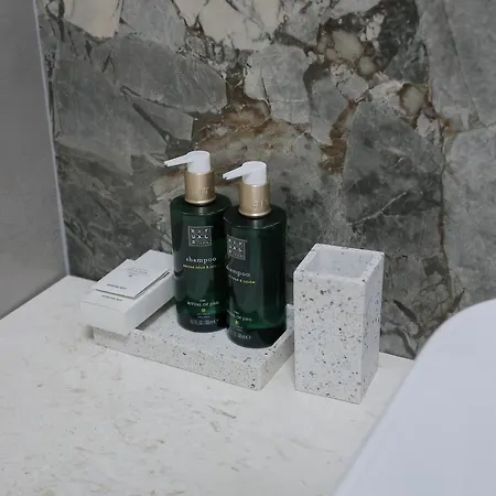 Exclusive Luxury & Free Parking Apartment Tirana